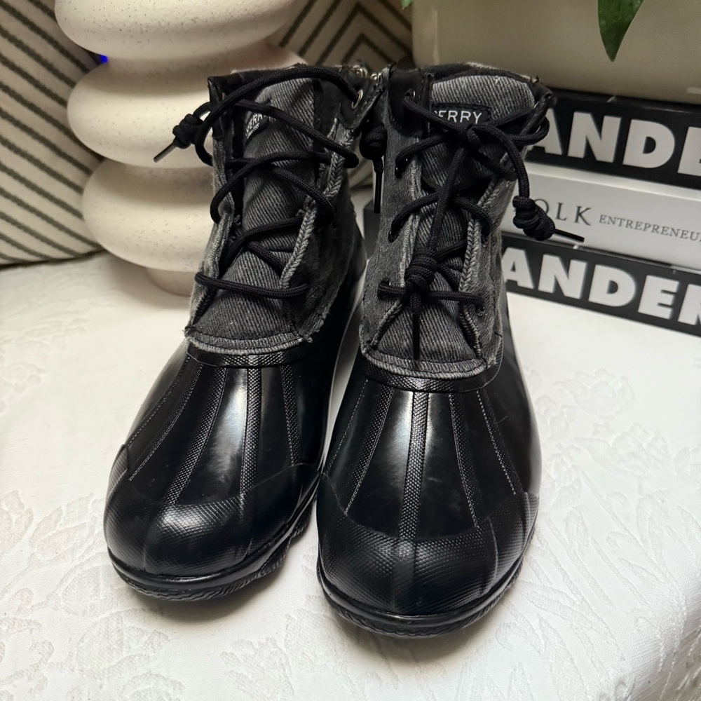 Sperry Top Sider Black and Gray Women's Winter Boots, Size 6.5